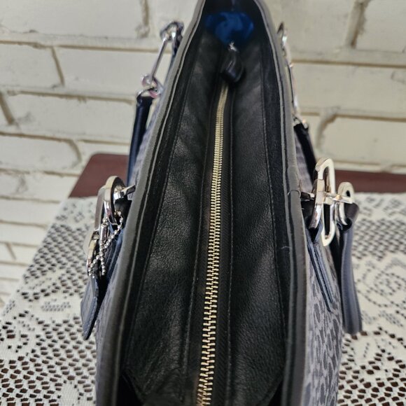 Euc Coach Signature Black Shoulder Bag Purse - Picture 11 of 13